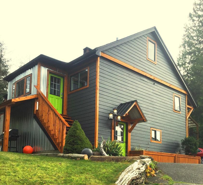 Surfs Inn Rainforest Cottages Ucluelet Exterior photo