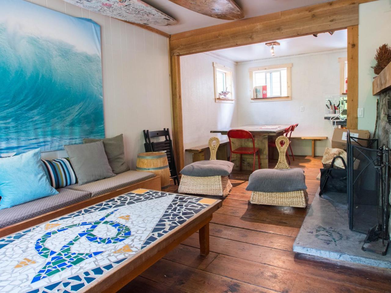 Surfs Inn Rainforest Cottages Ucluelet Exterior photo