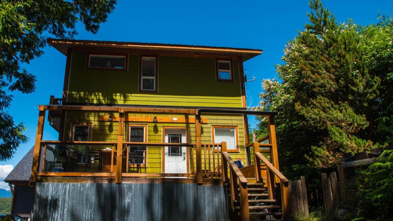 Surfs Inn Rainforest Cottages Ucluelet Exterior photo